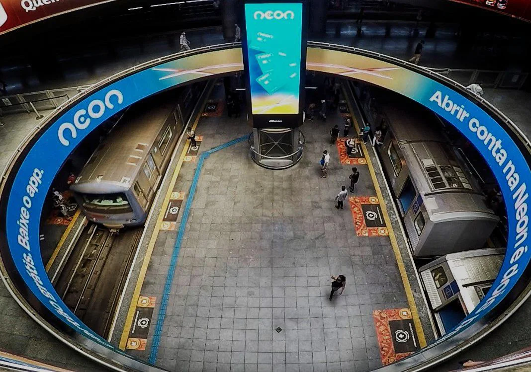 Ativação Neon realizada pela Action